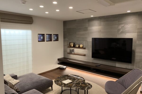 部屋の印象は“質感”で決まる。マット・木目・石目を叶える「エンボスフィルム」の魅力